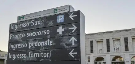 Due giovani accoltellati in centro a Milano, uno gravissimo