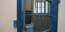 Cellulari e armi rudimentali sequestrate nel carcere di Paola