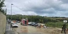 Pioggia battente nel Fermano, fango invade garage e seminterrati