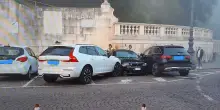 Due donne uscite dalla Messa travolte da auto, una grave