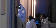 Uccide la compagna di 29 anni in casa a Milano e tenta il suicidio