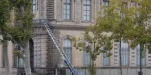 Furto al Louvre, fermati due sospetti. 'Stavano fuggendo in Algeria e Mali'