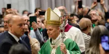 Il Papa, stop clericalismi e logiche potere, Chiesa è ospitale