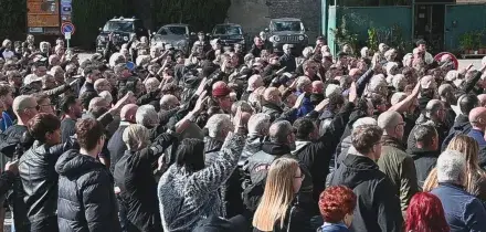 Mille al raduno di Predappio, tornano i saluti romani
