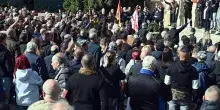 Saluti romani a Predappio, una trentina di identificati