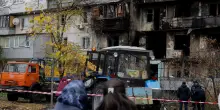 Mosca testa missile nucleare 'invincibile'. Attacchi a Kiev, tre morti. 'Kupyansk circondata'