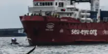 Sbarcati a Pozzallo i migranti a bordo della Sea Eye 5