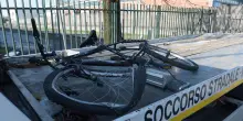 Muore 15enne investito in bici sulle strisce pedonali