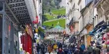 Allarme per il turismo eccessivo a Montmartre, 'come Disneyland'