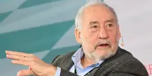 Stiglitz: 'Accordo con Trump non vale la carta su cui è scritto'