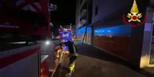 Incendio nella notte in una casa nel Milanese, morta donna