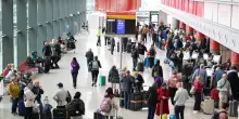 Riaperto il terminal 4 di Heathrow, soccorse alcune persone