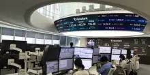 Borsa: l'Asia chiude fiacca e guarda ai dazi e alla Fed