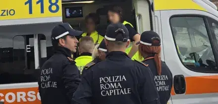Cade dal muro del Pantheon, muore turista a Roma