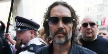 L'attore Russell Brand in tribunale per le accuse di stupro