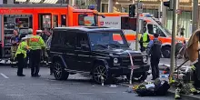 Tragico incidente a Stoccarda, auto travolge pedoni: 8 feriti, 3 gravi