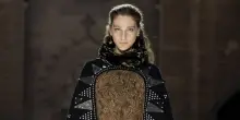Vuitton Cruise sfila nel Palazzo dei Papi di Avignone