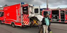 Attacco con il coltello alla stazione di Amburgo: 12 feriti, tre gravi. Fermata una donna