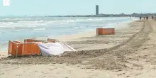Uccisa da ruspa in spiaggia, autista denunciato e rilasciato