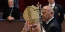 Il Papa ai sacerdoti: 'Non cercate il potere. La Chiesa è ferita, siate credibili'