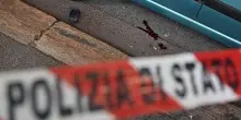 Accoltellato a morte in strada, è caccia all'uomo a Torino