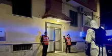 Ferisce a coltellate la moglie, la donna riesce a scappare