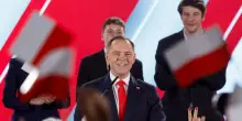 Nawrocki vince per un soffio, sberla a Tusk e ai filo-Ue