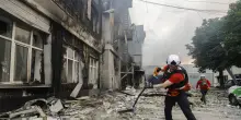 Attacchi russi su Kiev provocano 14 morti