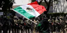 Arresti di massa a Los Angeles, la sindaca impone il coprifuoco. Proteste a New York e Chicago