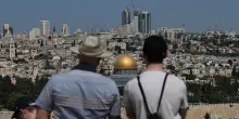 Sì di Israele al lancio di cibo su Gaza, 'ma non c'è carestia'. Wafa: 'Arrestato il Gran Muftì di Gerusalemme'