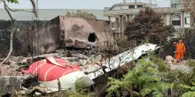 Air India, interruttori di carburante difettosi tra le ipotesi della tragedia