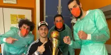 Basket: Polonara posta su Instagram la festa e la Virtus porta lo scudetto in ospedale