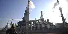 Prezzo del petrolio in crescita, spinta da tensioni geopolitiche