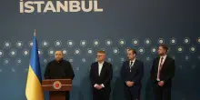 Kiev chiede tregua di un mese e un incontro Putin-Zelensky