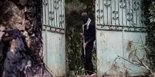 Haiti, le gang incendiano l'emblematico hotel Oloffson