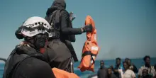 Sea Watch, soccorse 30 persone, in viaggio verso Marina Carrara
