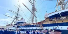 L'Amerigo Vespucci a Livorno, resterà in porto fino all'8 giugno