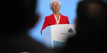 La Bce taglia i tassi al 2%, sul Pil l'ombra dei dazi