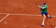 Sinner - Djokovic 1-2 nel terzo set. L'azzurro conduce 2-0 (6-4 7-5) DIRETTA e FOTOal Roland Garros
