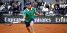 Roland Garros: Djokovic battuto, Sinner vola in finale