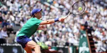 Sinner-Alcaraz 4-5 nel quinto e decisivo set DIRETTA e FOTO della finale del Roland Garros