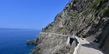 Giù da Via dell'Amore, muore dopo litigio con la fidanzata