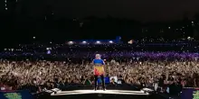 Max Pezzali all'autodromo di Imola per rincorrere la nostalgia