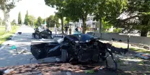 Fugge dai carabinieri e perde controllo auto, morto 23enne