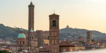 Completato il restauro, torna visibile la torre dell'Unibo