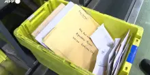 Alle poste di Fiumicino cento chili al giorno di lettere per il Papa