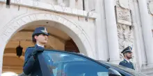 Fondi pubblici e aziende 'svuotate', un arresto e 10 indagati