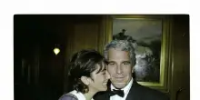 Caso Epstein: il Dipartimento di Giustizia vedrà Maxwell a giorni