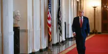 Trump fa causa al Wsj e Murdoch per la lettera oscena a Epstein. Chiede 10 miliardi di dollari
