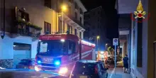Incendio in un palazzo a Novara, soccorsi i residenti